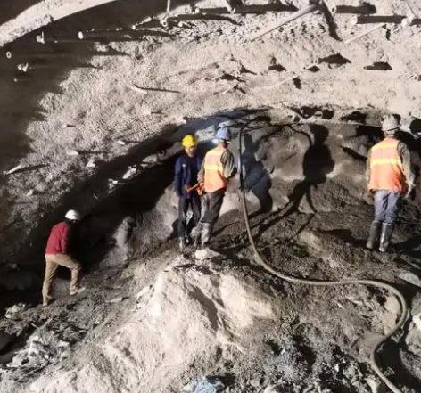 彭泽拱顶带模注浆料的施工流程及注意事项